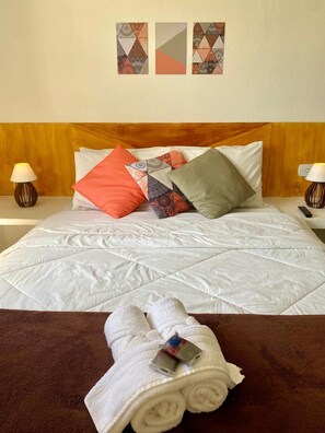 Classic Triple Room | Minibar, free WiFi, bed sheets - Pousada Jardim de Buzios (Búzios)