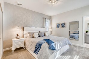 5 bedrooms, iron/ironing board, Internet, bed sheets