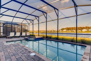 A heated pool - 2859 BD – Stunning Lakefront Pool Retreat at Storey Lake (Kissimmee)