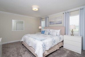 4 bedrooms, travel cot, Internet, bed sheets