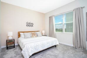 2 habitaciones, tabla de planchar con plancha, internet y ropa de cama 