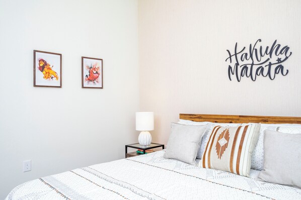 2 habitaciones, tabla de planchar con plancha, internet y ropa de cama 