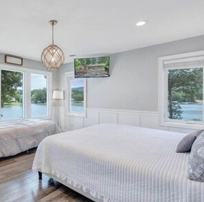 7 bedrooms, in-room safe, iron/ironing board, travel cot