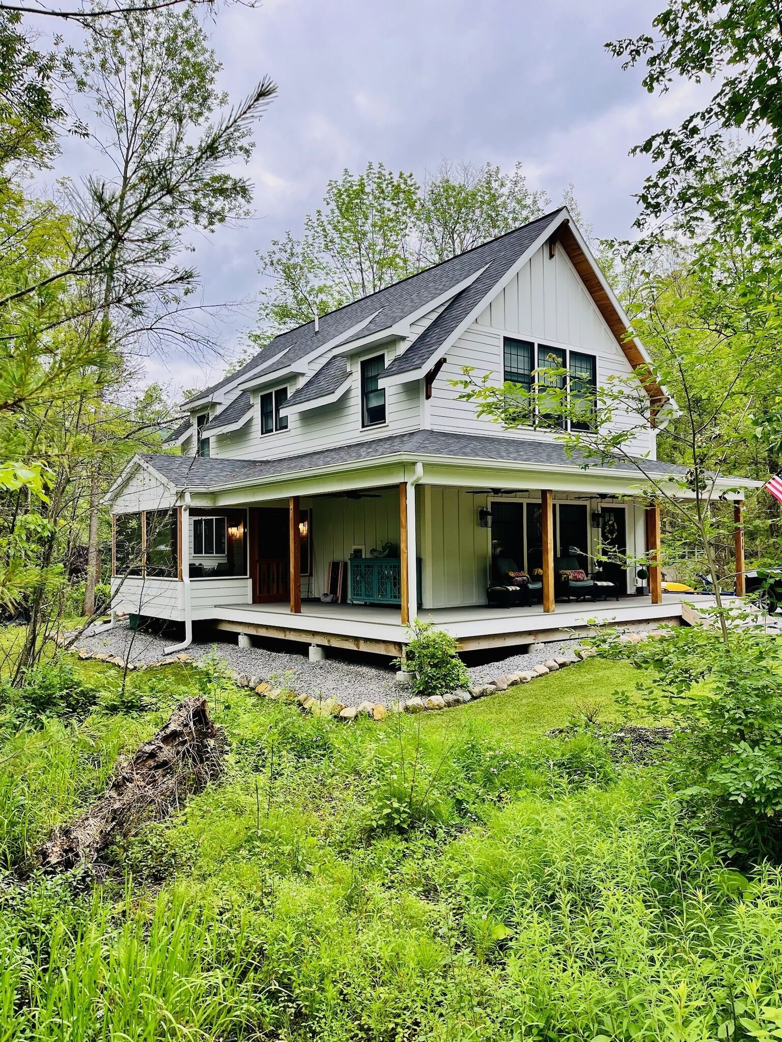 39- 5 Star Reviews on AirB, No Cleaning Fee, New Everything, CAC & Walk to Water