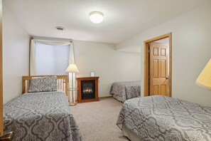 7 bedrooms, WiFi, wheelchair access