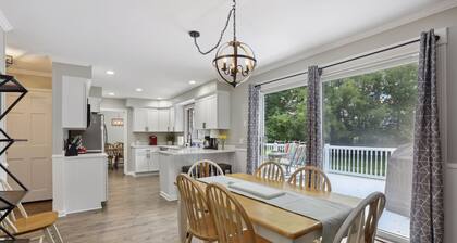 *The Retreat* Great for Families/Groups, Casino, & Golfing.