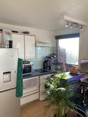 Private kitchen - Corporate Apartment (Gagny)