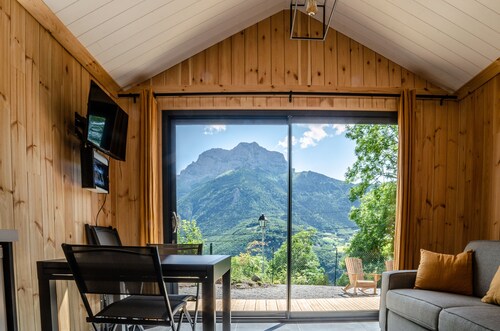 Les Petits Ecrins with private spas