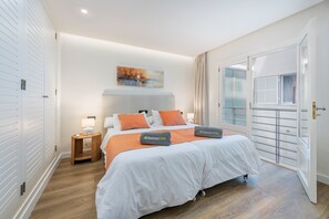 3 bedrooms, in-room safe, iron/ironing board, free WiFi