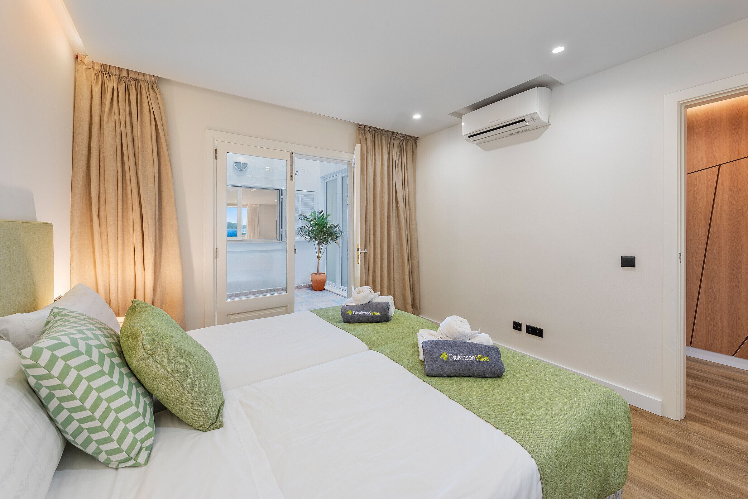 3 bedrooms, in-room safe, iron/ironing board, free WiFi