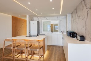 Fridge, microwave, oven, dishwasher