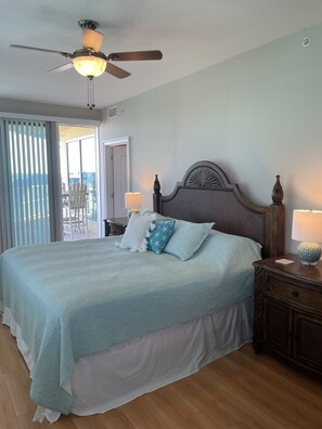 4 habitaciones, tabla de planchar con plancha, wifi y ropa de cama