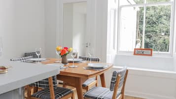 Cottage | Private kitchen | Fridge, microwave, dishwasher, electric kettle