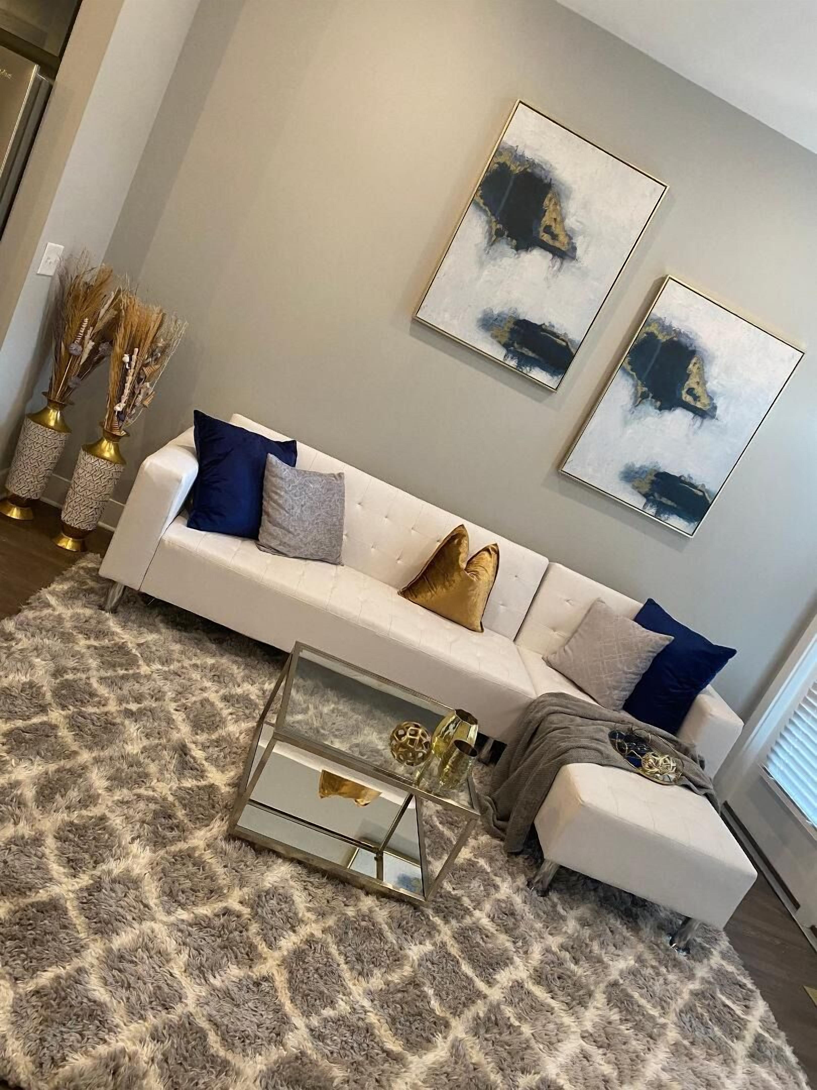 Luxury 1 Bedroom Apt 