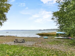 Property grounds - Causeway Cottage: Lake Beach & NY Biking Ferry (Colchester)