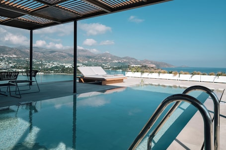 Grand Studio Suite, 1 King Bed (Amazing Escape) | View from room