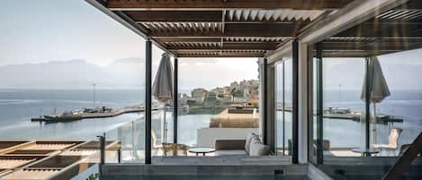 Superb Sea View Suite, Private Pool | 1 間睡房、防敏寢具、迷你吧、房內夾萬