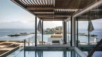 Superb Sea View Suite, Private Pool | 1 bilik tidur, peralatan tempat tidur hipoalergenik, bar mini