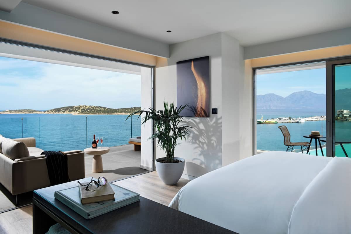 Premier Suite, Private Pool, Sea View | 1 bedroom, hypo-allergenic bedding, minibar, in-room safe
