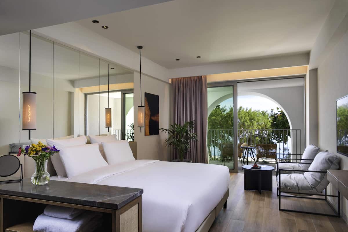Deluxe Superior, Balcony, Front Sea View | 1 bedroom, hypo-allergenic bedding, minibar, in-room safe