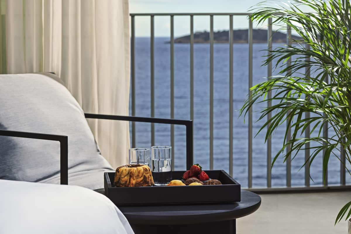 Literie hypoallergénique, minibar, coffre-fort