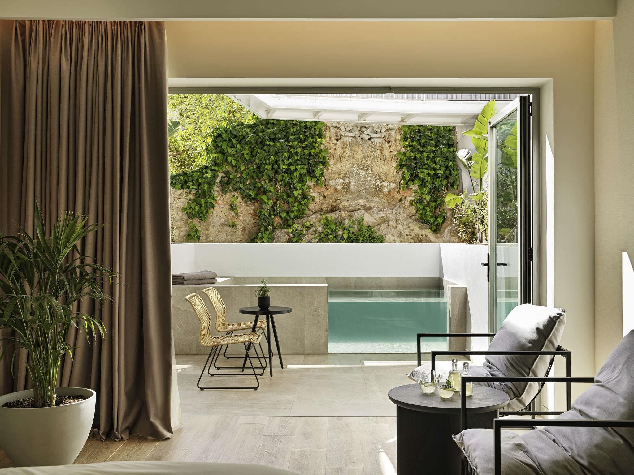 Junior Suite with Plunge Pool, Atrium View | Hypo-allergenic bedding, minibar, in-room safe, blackout drapes