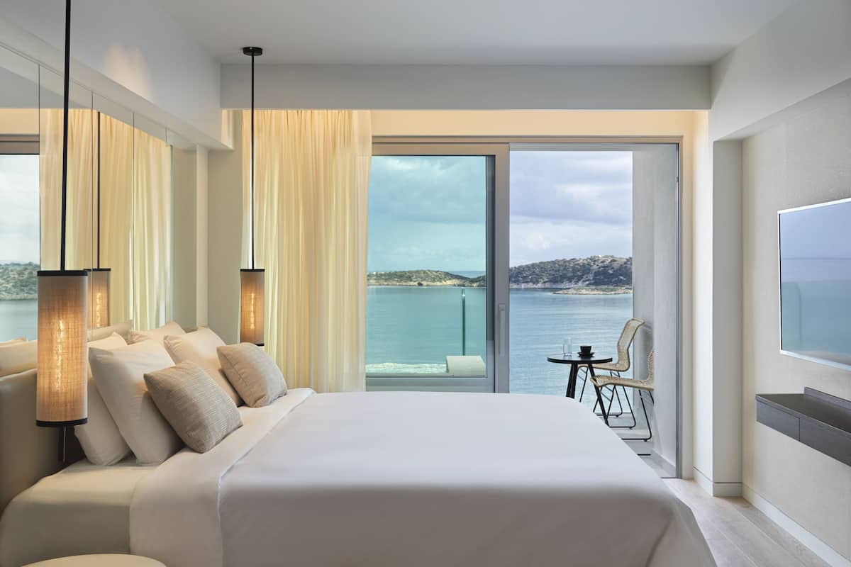 Deluxe Stunning Plunge Pool, Sea View | 1 bedroom, hypo-allergenic bedding, minibar, in-room safe