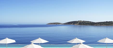Piscine extérieure, tentes de plage, parasols de plage
