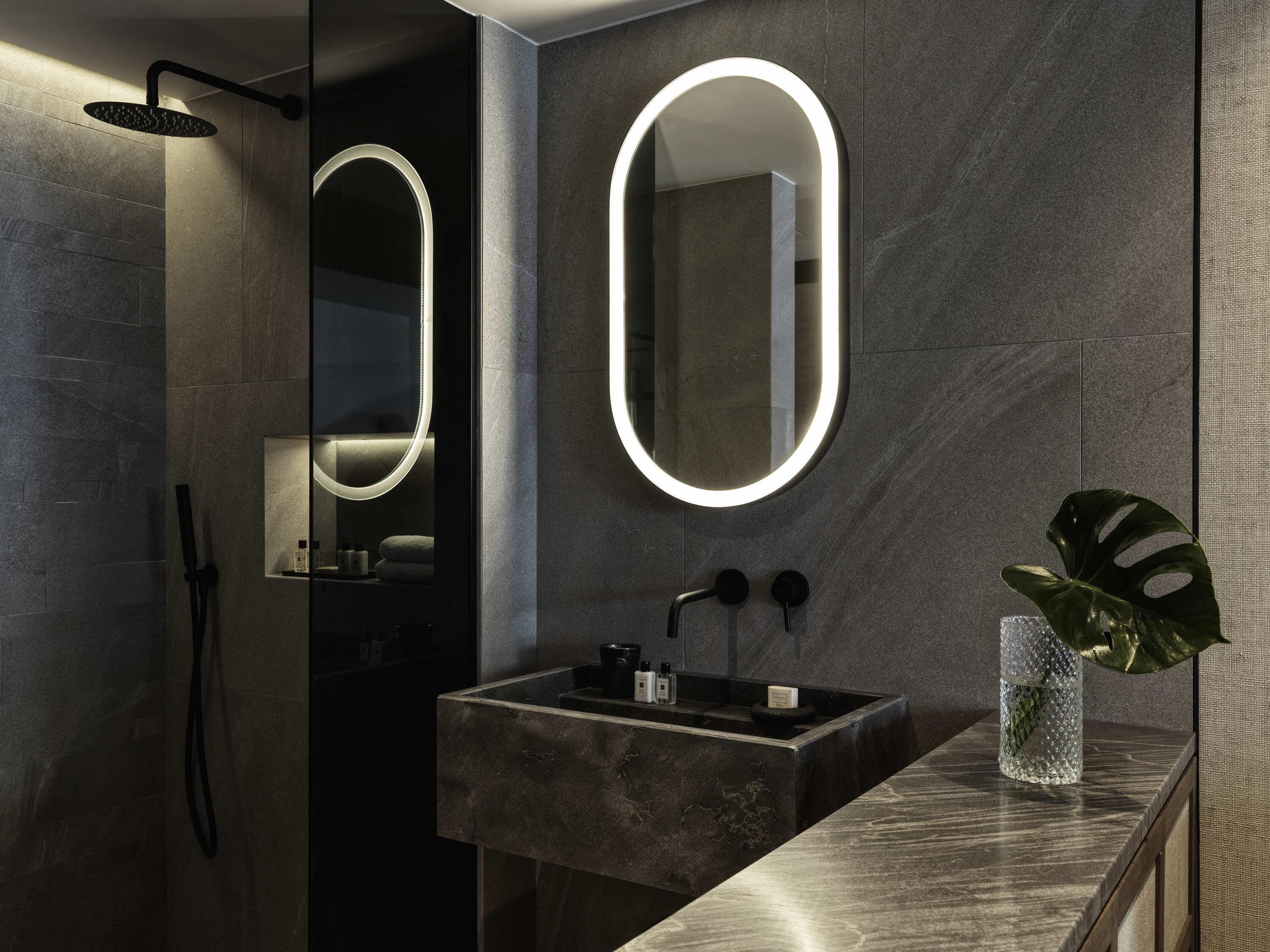 Hypo-allergenic bedding, minibar, in-room safe, blackout drapes