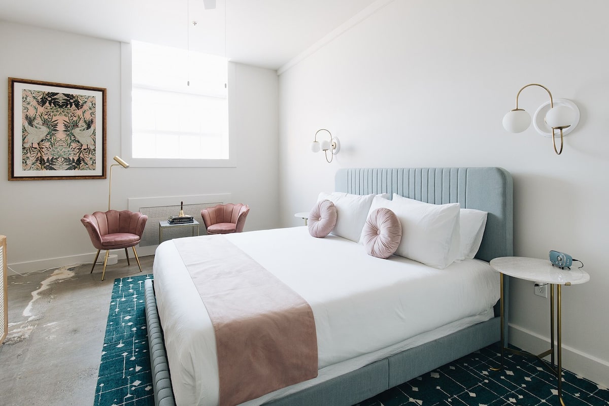 Second Floor Queen Standard | 1 bedroom, premium bedding, free minibar items, laptop workspace