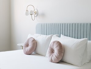 Second Floor Queen Standard | Premium bedding, free minibar items, individually decorated - The Bellwether Hotel (Louisville)