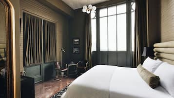 極品套房 | 高級寢具、免費迷你吧物品、筆電工作空間、遮光布/窗簾