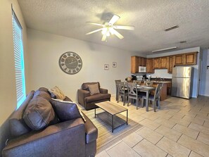 Smart TV - The perfect escape beach townhouse (Gulfport)