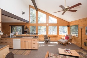 Interior - Yosemite Riverside Retreat - Gorgeous Views! Wood burning Stove! (Wawona)