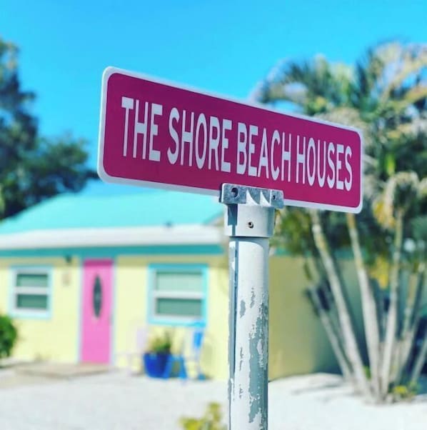 Exterior - The Pelican (Nokomis)