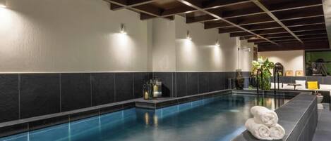 Couples treatment room(s), body treatments, deep-tissue massages