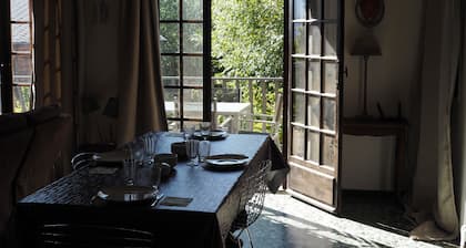Peaceful stay in the heart of a mountain village, with views of the Pyrenees.