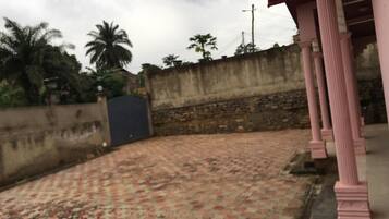 Enceinte de lâhĂ©bergement