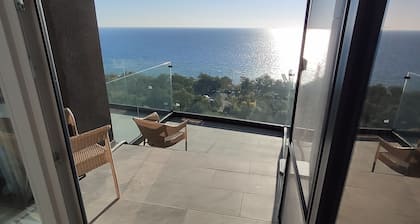 Panoramic sea view and private terrace