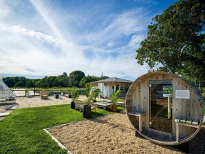 Terrace/patio - Aqua by American Beech - Superior King (Aquebogue)