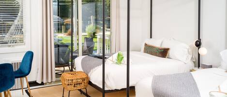 1 bedroom, iron/ironing board, internet