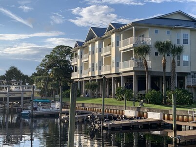 The Salty Snook in Suwannee, FL BEST LOCATION in Complex with Private Boat Slip!