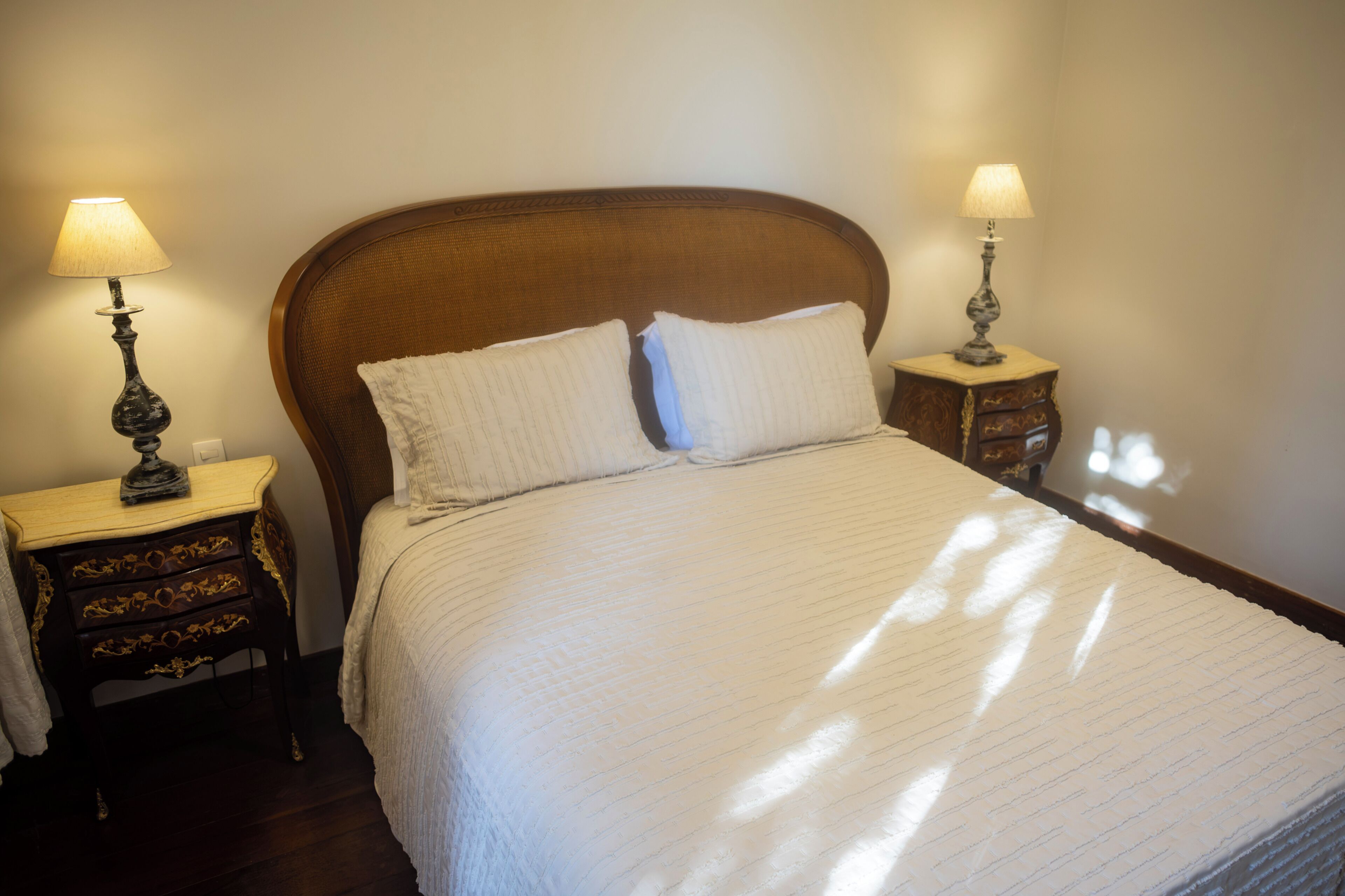 Chambre Standard double | Minibar, rideaux d’obscurcissement, fer et planche à repasser