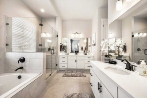Combined shower/bathtub, hair dryer, towels, soap - Adventure Awaits w/Private Hot Tub (Hideout)