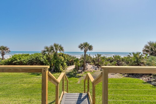 DIRECT OCEANFRONT BEACH HOME! PRIVATE BEACH ACCESS!