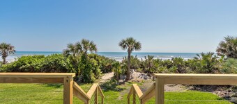 DIRECT OCEANFRONT BEACH HOME! PRIVATE BEACH ACCESS!