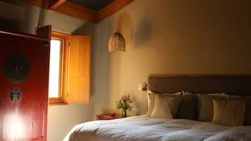 Villa | 2 bedrooms, blackout drapes, iron/ironing board, free WiFi