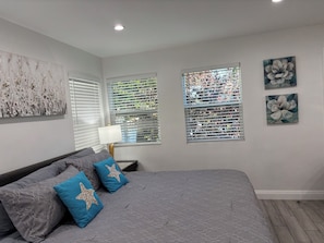 3 bedrooms, desk, iron/ironing board, free WiFi - WLA,-FIFA-12Miles! 3 Bedroom & 2 baths-Furnished-10923 Ayres Ave-90064-Monthly (Los Angeles)