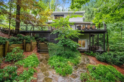 Lakefront Luxury Cabin Retreat with Jacuzzi & Party Dock