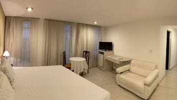 1 bedroom, minibar, desk, free WiFi